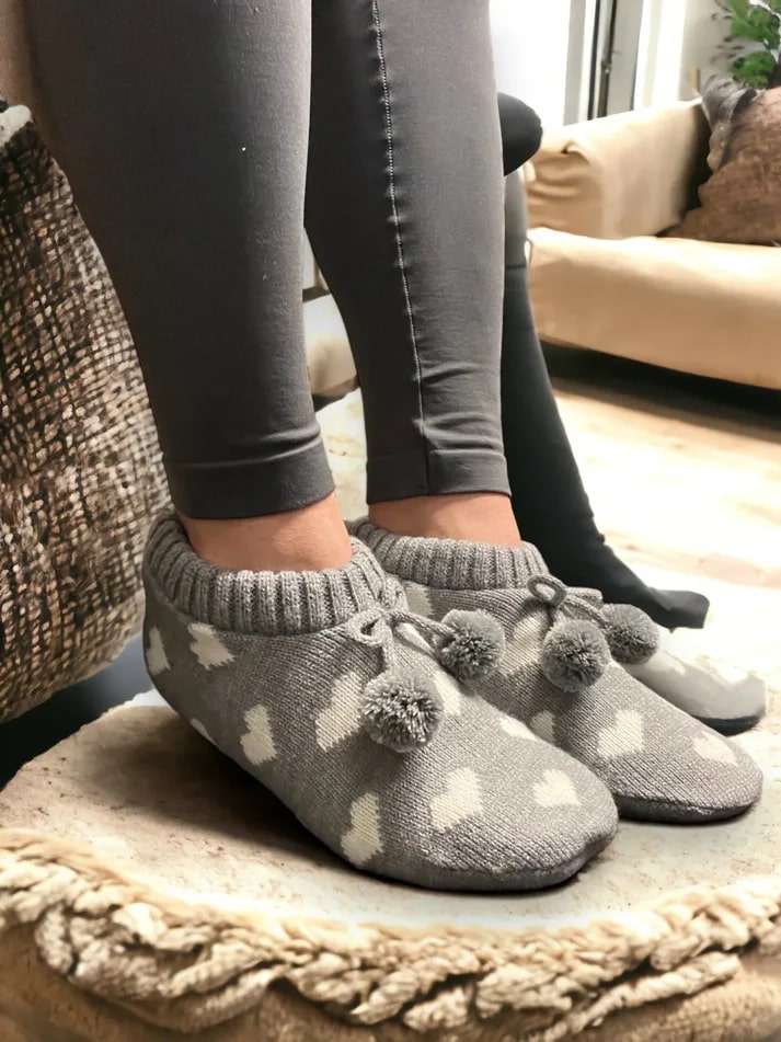 Jess & Lou - Grey With White Hearts Super Cosy Slipper Socks