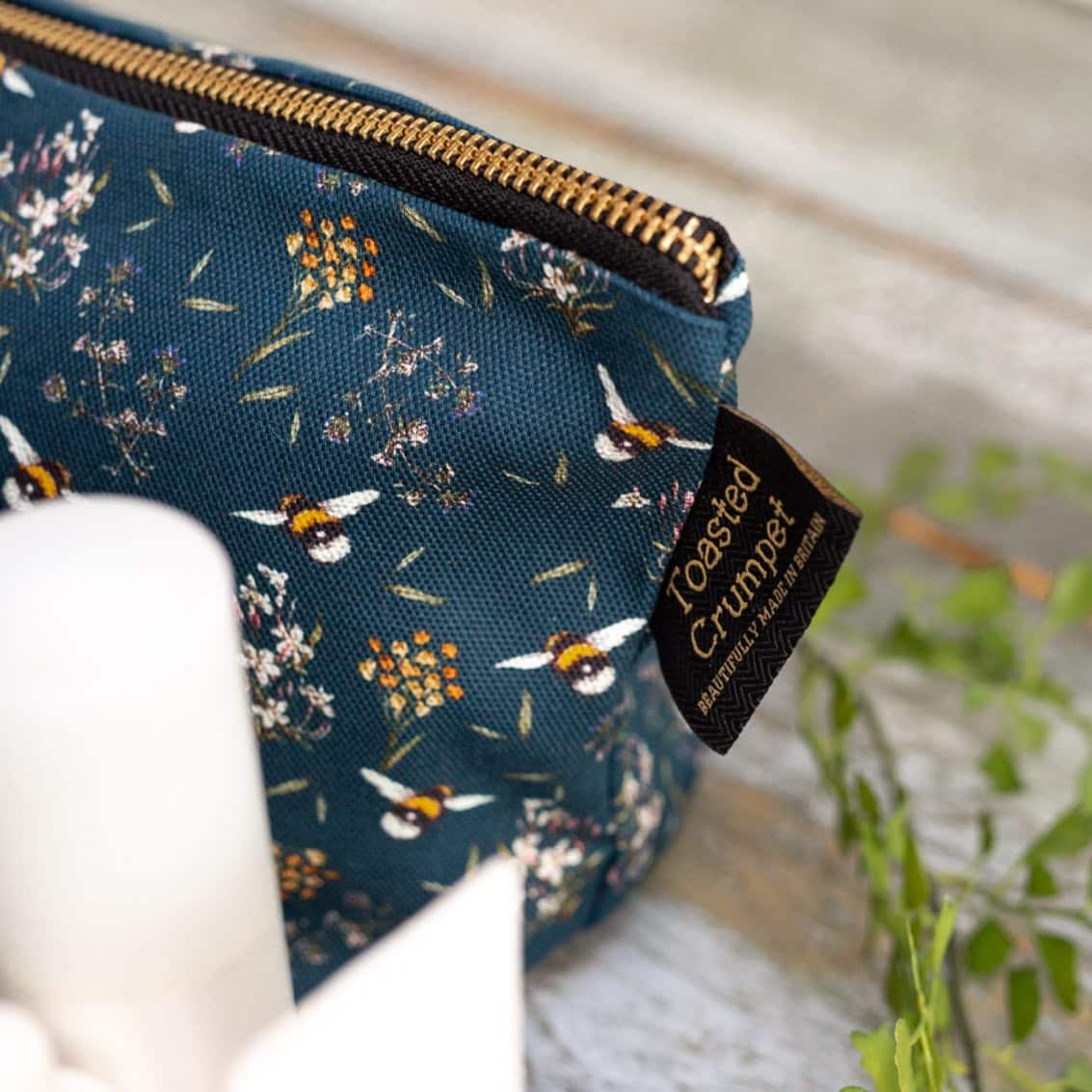 Toasted Crumpet - Bee & Honeysuckle Noir Wash Bag