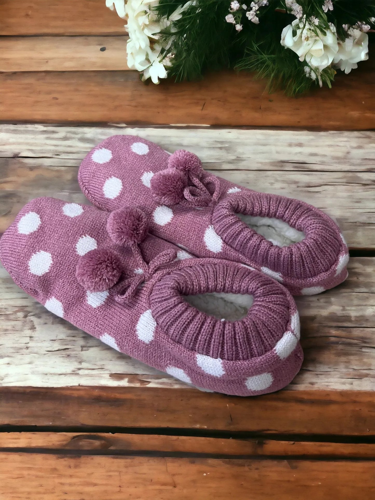 Jess & Lou - Pink With White Hearts Super Cosy Slipper Socks